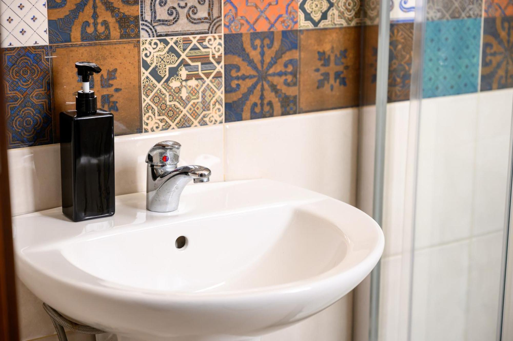 F11 Room 1, Private Double Room With Private Bathroom In Shared Flat Msida Kültér fotó